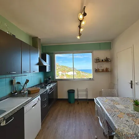 With Stunning Sea And Mountain Views Appartement Toga